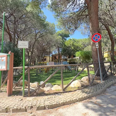 Pinus Village Apartment *